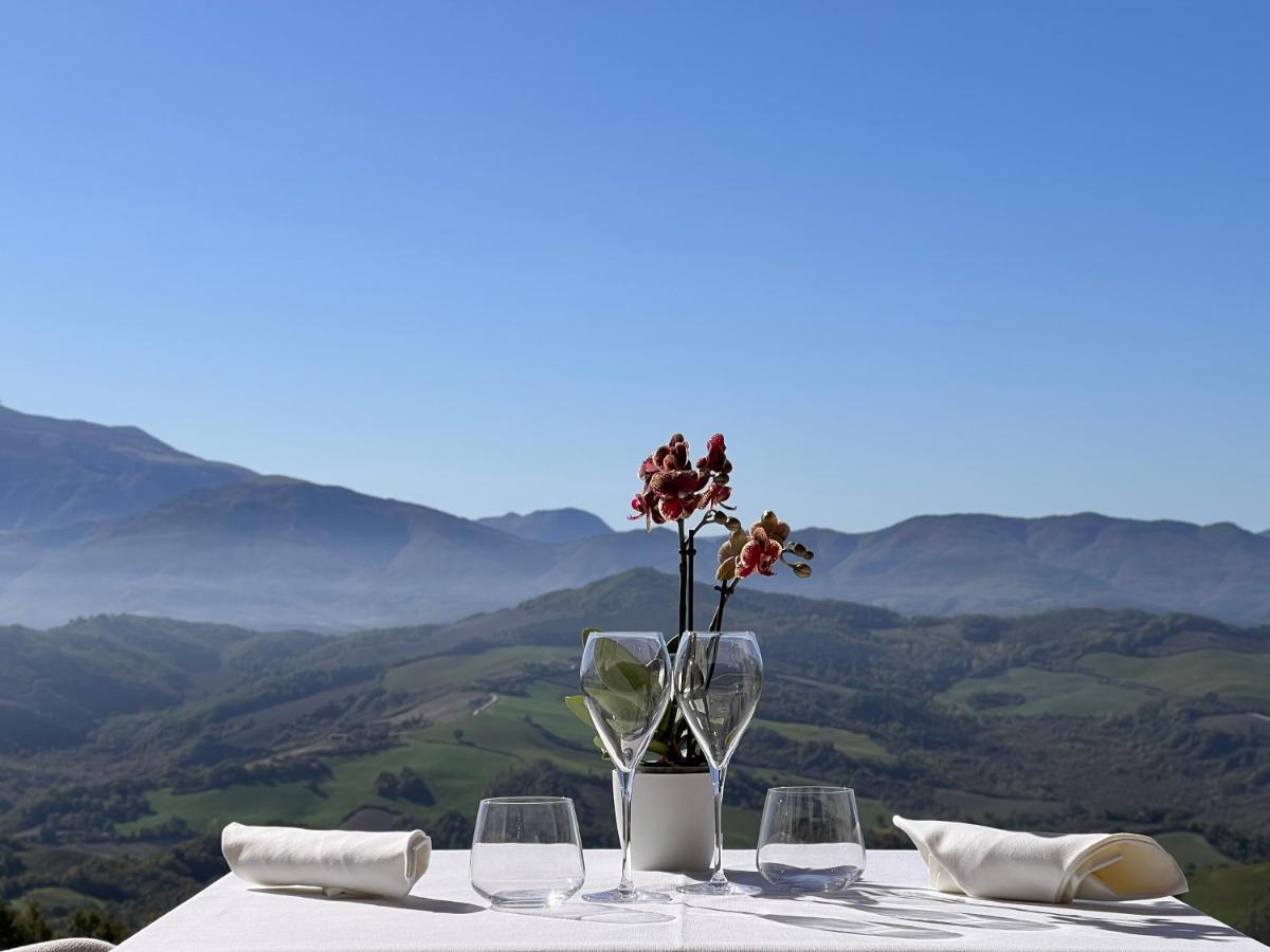 Aura Relais Hotell Urbino Exteriör bild