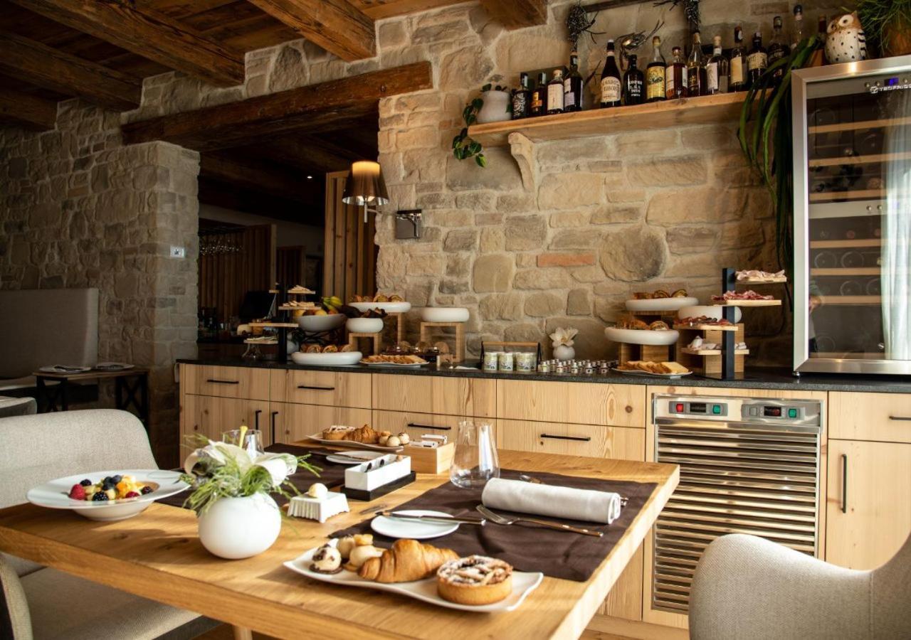 Aura Relais Hotell Urbino Exteriör bild