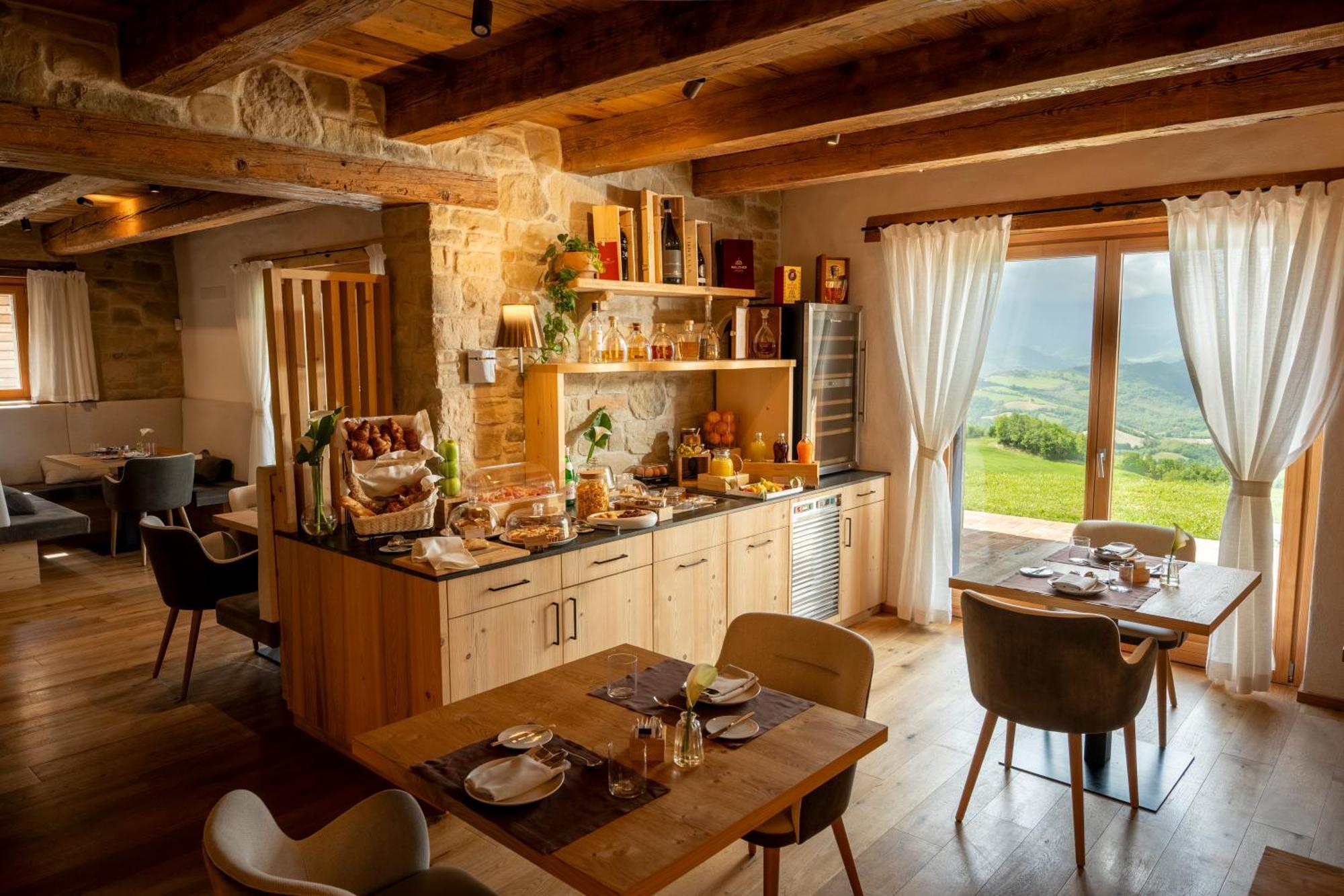 Aura Relais Hotell Urbino Exteriör bild